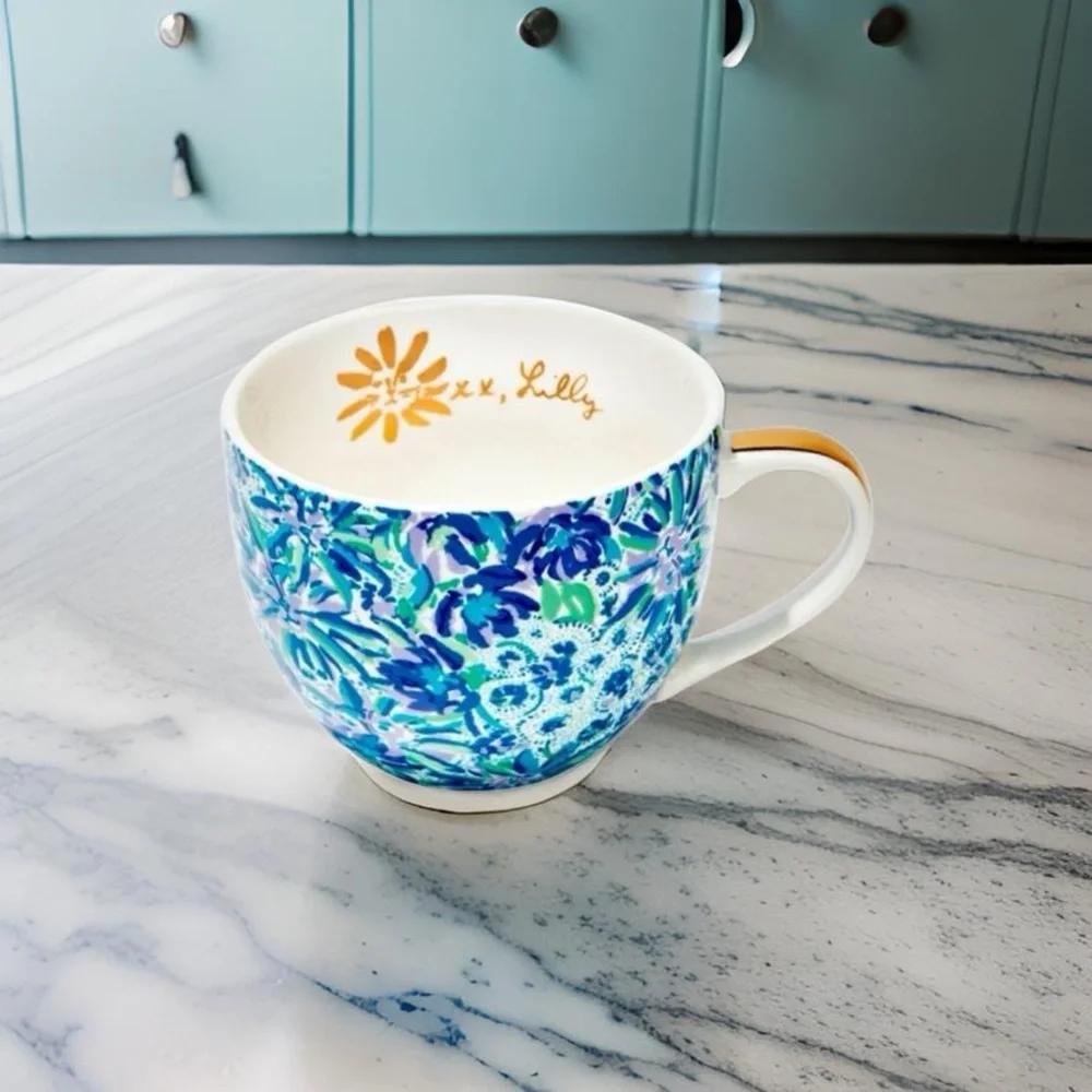 Set of 2 Lilly Pulitzer Mug Cup 12 Oz Floral Blue Gold Handle Hidden Lion